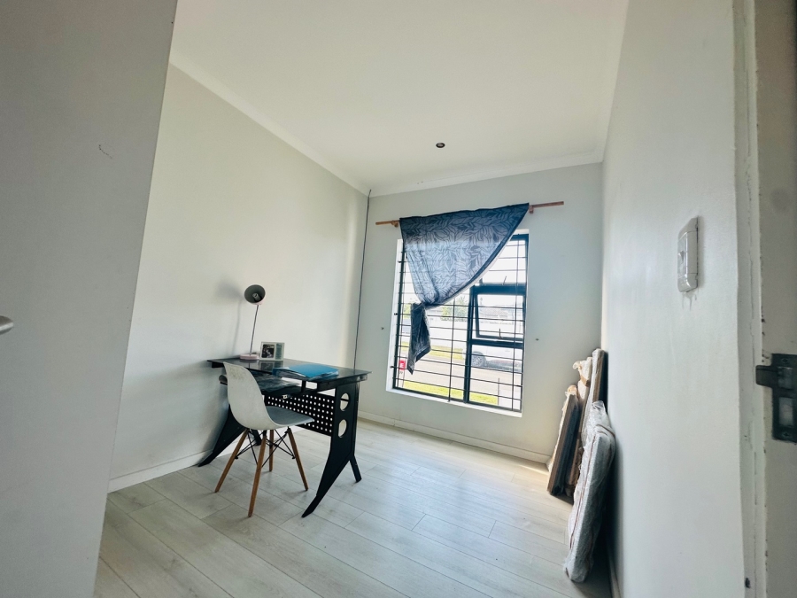 3 Bedroom Property for Sale in Table View Western Cape